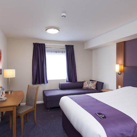 Premier Inn Birmingham South - Hall Green エクステリア 写真
