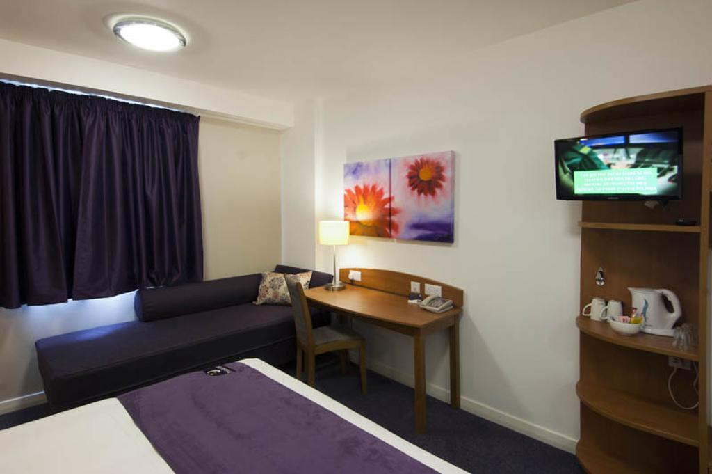 Premier Inn Birmingham South - Hall Green エクステリア 写真