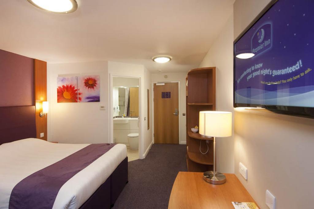 Premier Inn Birmingham South - Hall Green エクステリア 写真
