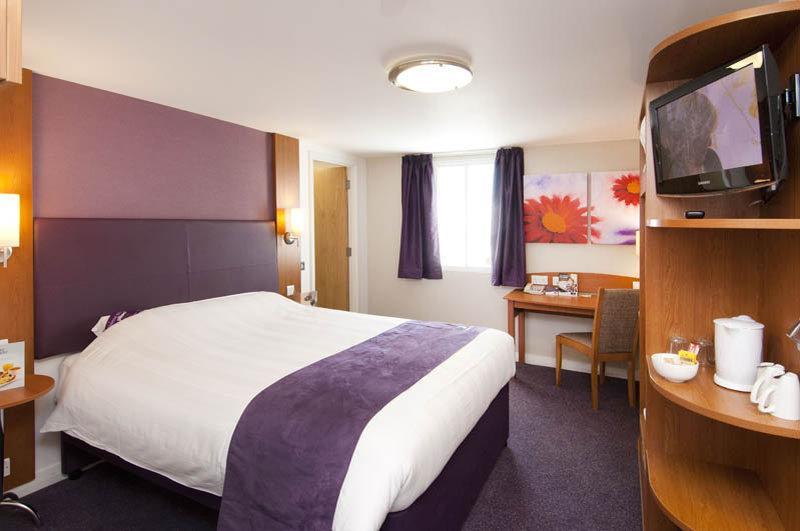 Premier Inn Birmingham South - Hall Green エクステリア 写真
