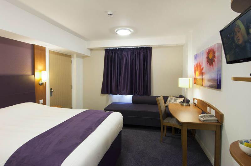 Premier Inn Birmingham South - Hall Green エクステリア 写真